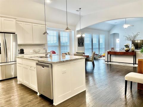 524 Wiltshire Boulevard, Lewisville, TX 75056 — photo 2