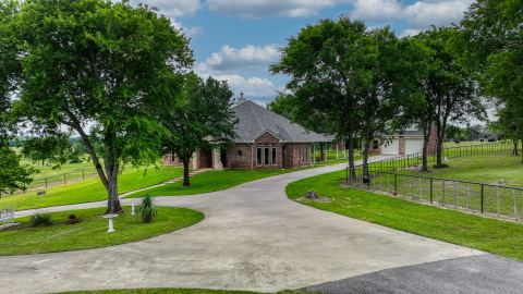 398 J O Junge Road, Cleburne, TX 76033 — photo 2