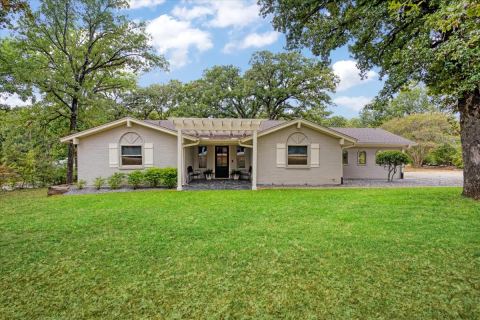 225 Karen Drive, Denison