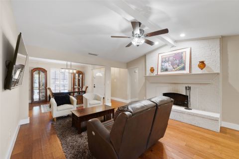 1602 Meadowglen Lane, Mesquite