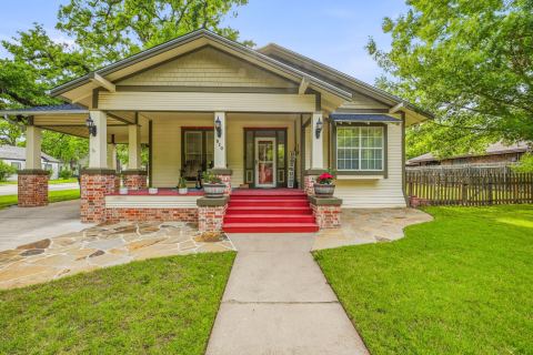 910 S Waco Street, Weatherford, TX 76086 — photo 2