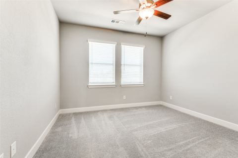 636 Courtyard Lane, Irving, TX 75039 — photo 3