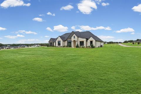 4000 Estancia Court, Weatherford, TX 76088 — photo 2