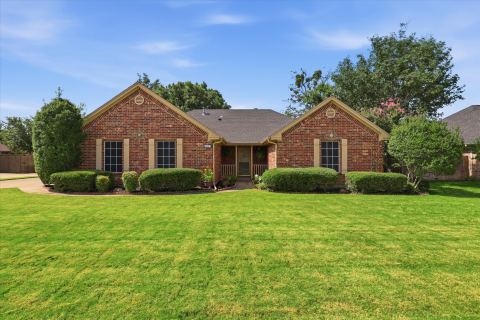 605 Maple Drive, Pilot Point, TX 76258 — photo 3