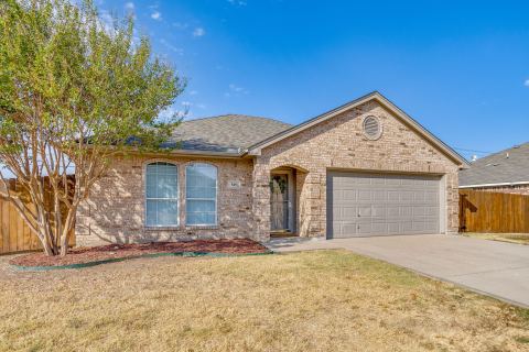 549 Bretts Way, Burleson, TX 76028 — photo 3