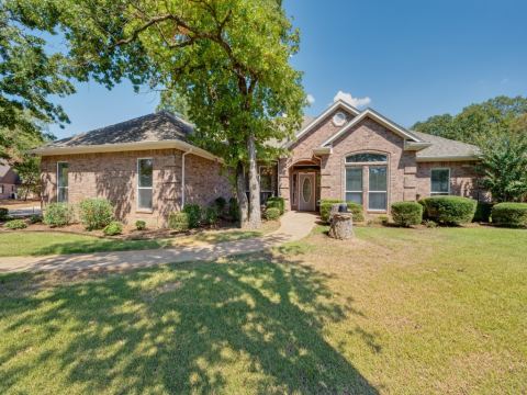 5600 Bridle Path, Aubrey