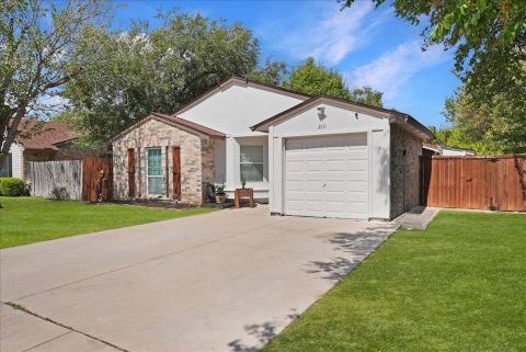 2111 Sharpshire Lane, Arlington, TX 76014 — photo 3