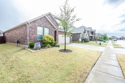3235 Hunters Glen Drive, Aubrey, TX 76227 — photo 3