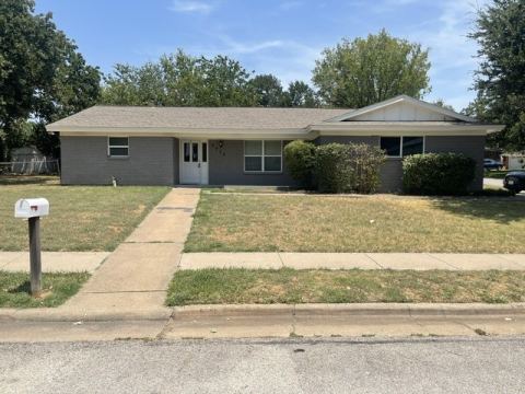 2232 Shady Brook Drive, Bedford