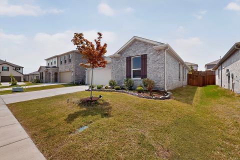 980 Burnett Drive, Aubrey, TX 76227 — photo 2