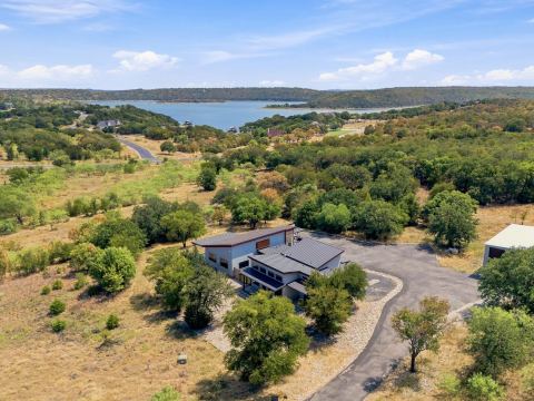 135 Demonbreun Court, Chico, TX 76431 — photo 3