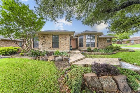1500 Sunnyslope Drive, Carrollton