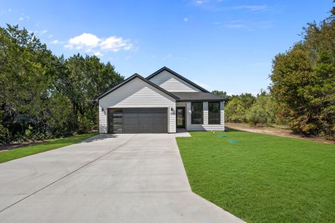 932 Bosque River Drive, Granbury