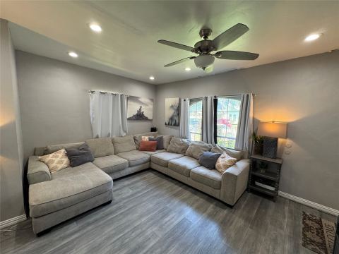 407 S Garrett Avenue, Dallas, TX 75223 — photo 2