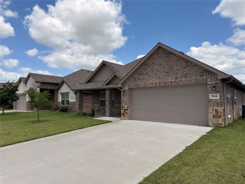 704 Hardaway Drive, Greenville, TX 75402 — photo 3