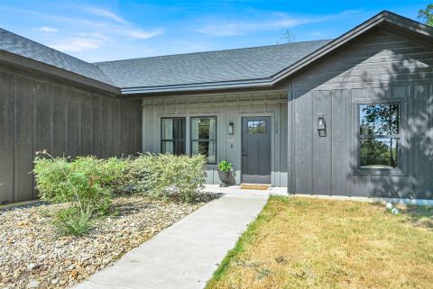 928 Country Club Road, Cleburne