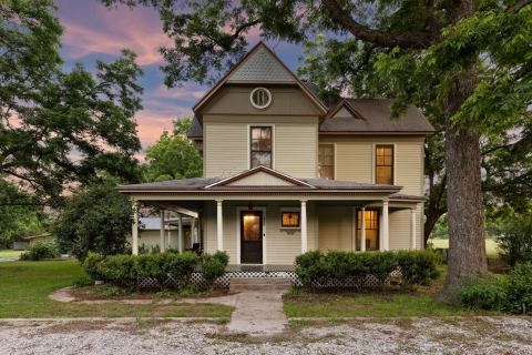 405 W Clifton Street, Pilot Point, TX 76258 — photo 3
