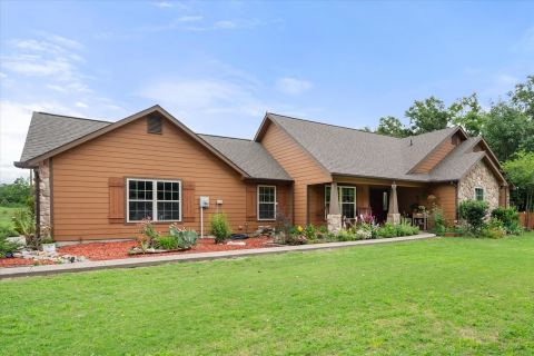 123 Clubhouse Drive, Corsicana, TX 75109 — photo 2
