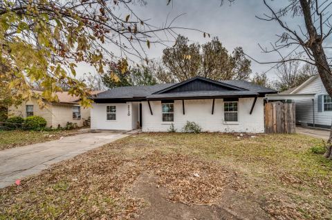 2110 Aggie Drive, Grand Prairie, TX 75051 — photo 2