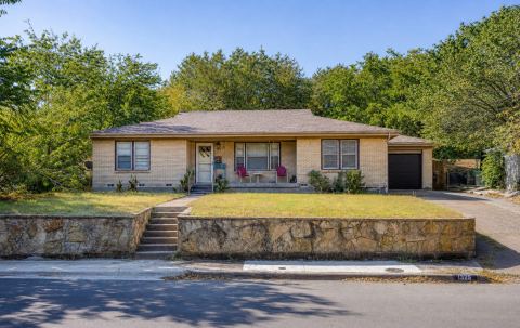 1325 W Water Street, Weatherford