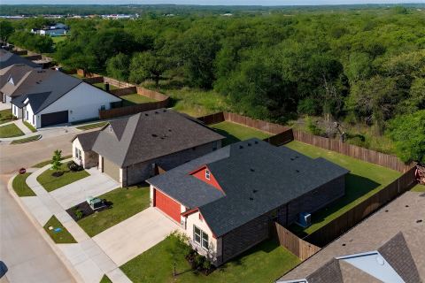 405 Titus Drive, Springtown, TX 76082 — photo 2