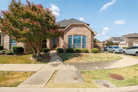 1037 Kyan Lane, Carrollton, TX 75006 — photo 2