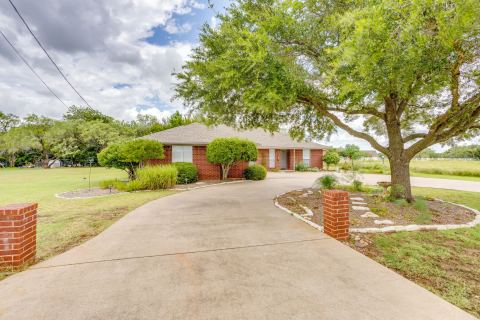 22011 Pebble Drive, Whitney, TX 76692 — photo 2