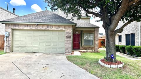 1402 Peregrine Street, Lewisville