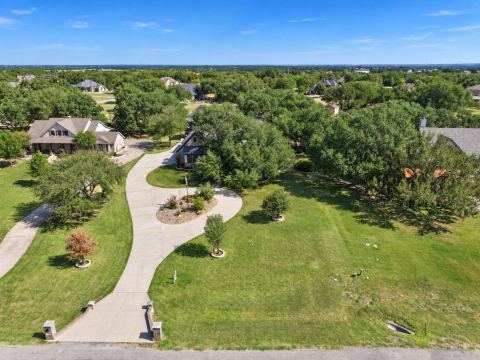 1729 Bent Tree Court, Granbury, TX 76049 — photo 2