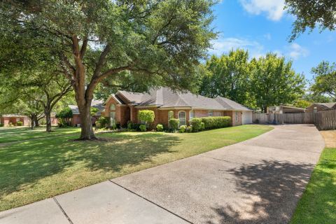 9604 Yellowstone Road, Waco, TX 76712 — photo 2