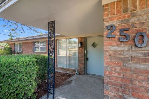 2500 W Elm Street, Denison, TX 75020 — photo 2