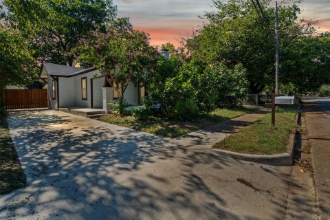 709 N Buffalo Avenue, Cleburne