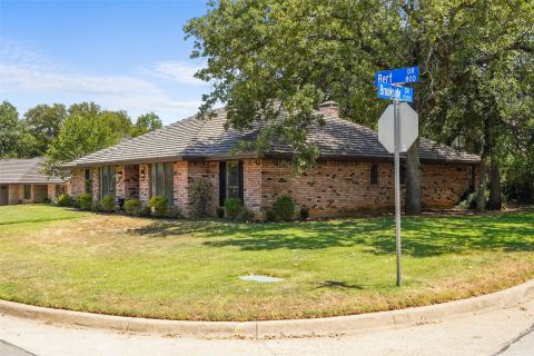 2323 Brookside Drive, Arlington, TX 76012 — photo 3