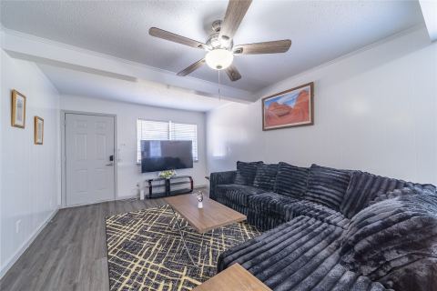 414 Donnell Drive A, Arlington, TX 76012 — photo 2