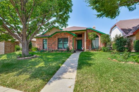 2910 Spinner Lane, Grand Prairie, TX 75052 — photo 2