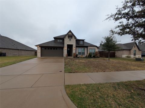 1720 Whispering Trail Drive, Waxahachie