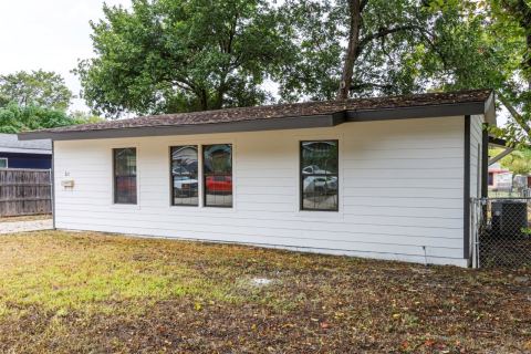 311 Glenfield Drive, Garland, TX 75040 — photo 2