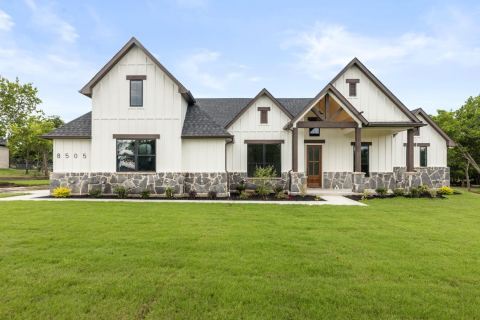 8505 Bronco Drive, Godley, TX 76044 — photo 2
