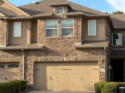 217 Barrington Lane, Lewisville, TX 75067 — photo 2