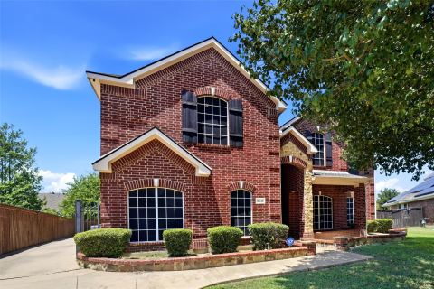 5231 Woodfield Drive, Grand Prairie, TX 75052 — photo 2