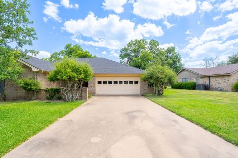 1501 Westhill Terrace, Cleburne