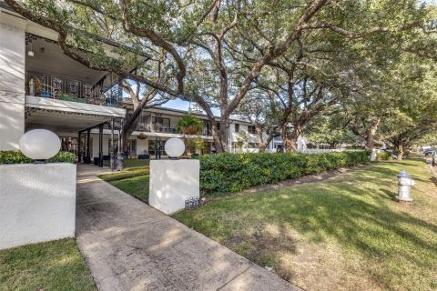 6115 Averill Way A, Dallas, TX 75225 — photo 2
