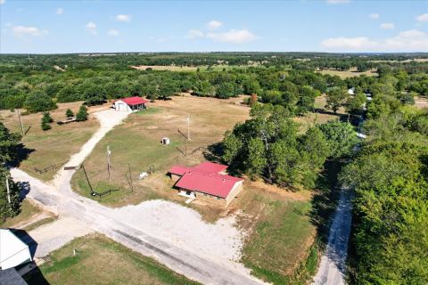 504 W Clay Street, Montague, TX 76251 — photo 2