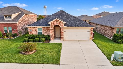 1901 Crimson Avenue, Farmersville