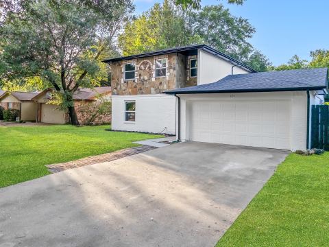 834 Brian Drive, Grand Prairie, TX 75052 — photo 2