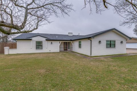 1055 Wright Street, Terrell