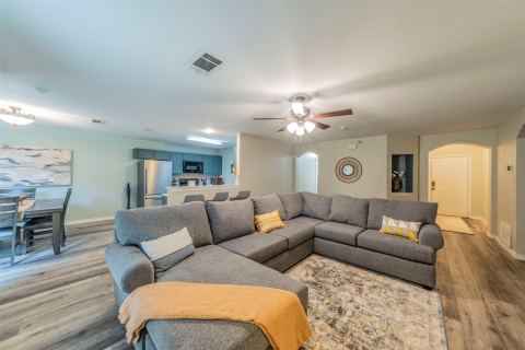 421 Oxford Street, Burleson, TX 76028 — photo 2