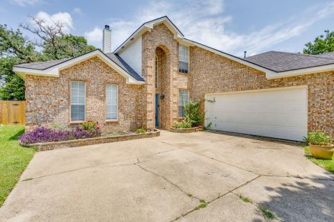 525 Oakbrook Drive, Burleson, TX 76028 — photo 3