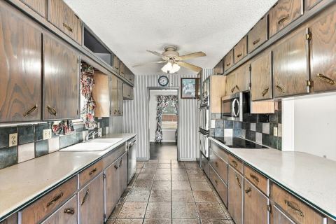 1110 Tipton Road, Irving, TX 75060 — photo 2