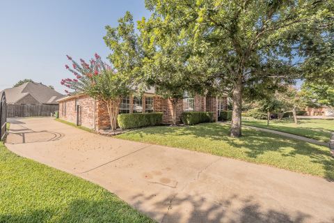 8152 Vine Wood Drive, North Richland Hills, TX 76182 — photo 2
